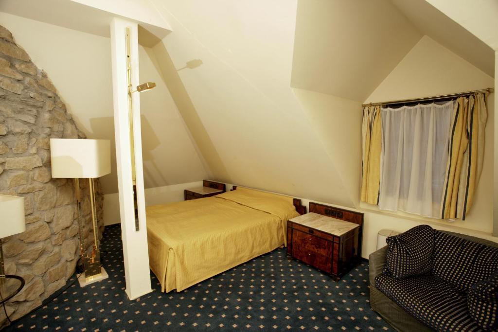 Hotel Podzamcze Tarnow Exterior photo